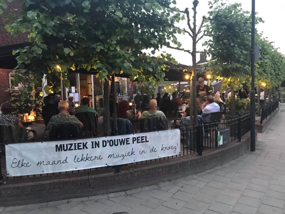 Hotel Restaurant In D'Ouwe Peel Helenaveen Bagian luar foto
