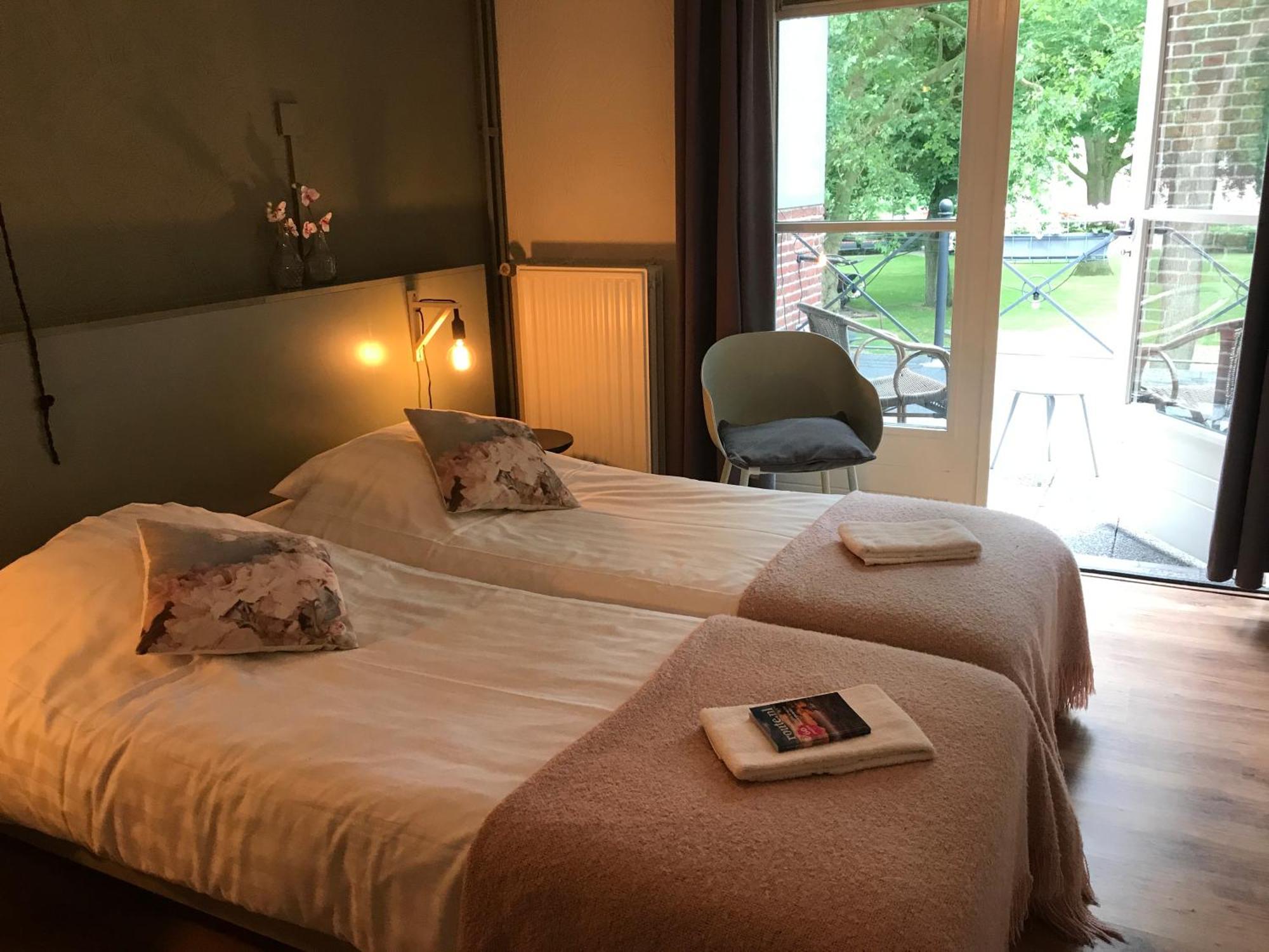 Hotel Restaurant In D'Ouwe Peel Helenaveen Bagian luar foto